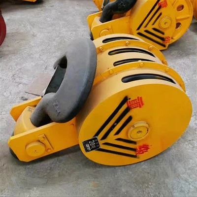 풀리 블록이있는 크레인 훅